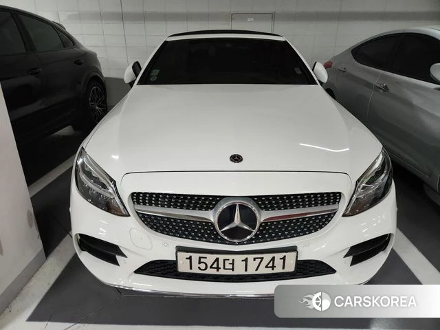 Mercedes-Benz C-Class W205 2019 Белый из Кореи