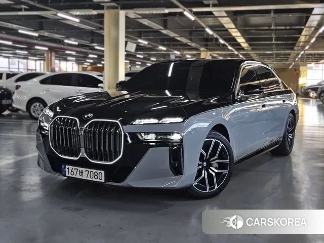 BMW 7 Series (G70) 2023 Черный из Кореи
