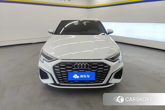 Audi A3 2022 Белый из Китая