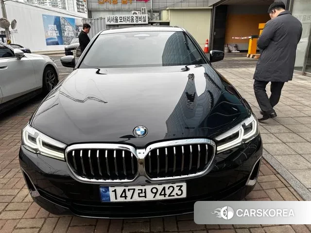 BMW 5 Series (G30) 2023 Черный из Кореи