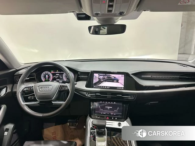 Audi Q6 2025 Черный из Китая
