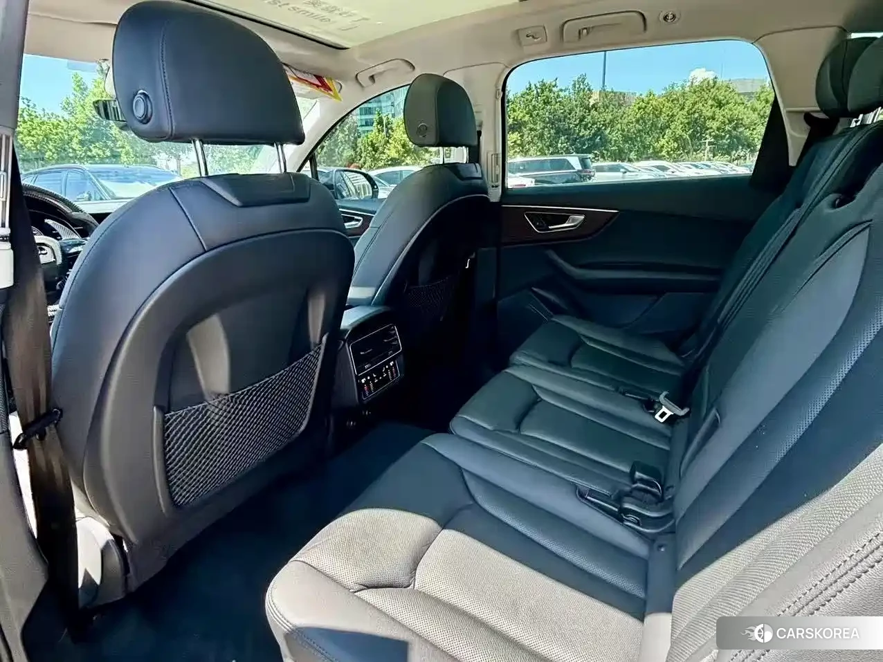 Audi Q7 2021 Черный из Китая