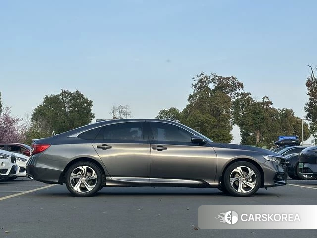 Honda Accord 2021 Серебристо-серый из Китая