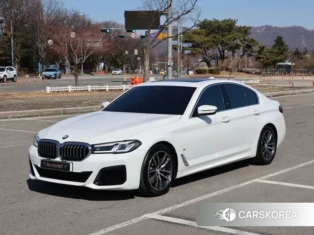 BMW 5 Series (G30) 2023 Белый из Кореи