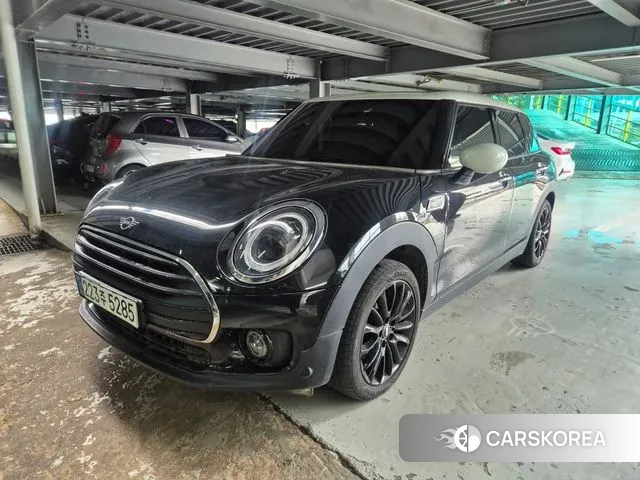 Mini Cooper Clubman 2023 Черный из Кореи