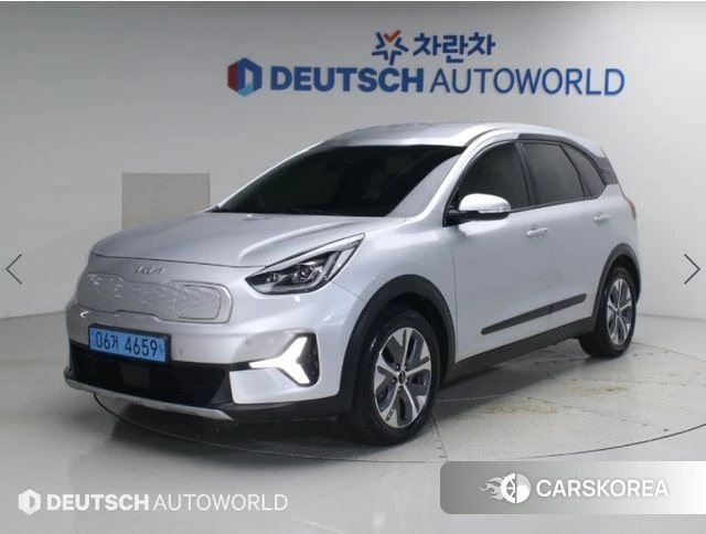 Kia Niro Plus 2022 Серебристо-серый из Кореи