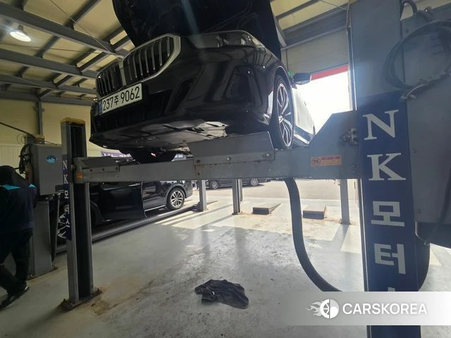 BMW 5 Series (G60) 2025 Черный из Кореи