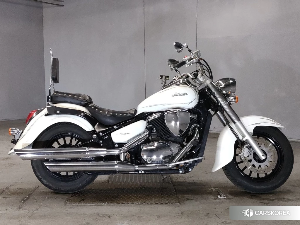 Проданный Suzuki INTRUDER 400 CLASSIC 2012 из Японии