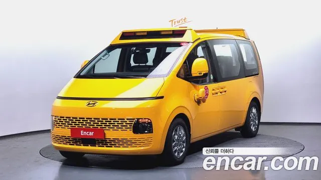 Hyundai Staria 2023 Желтый из Кореи