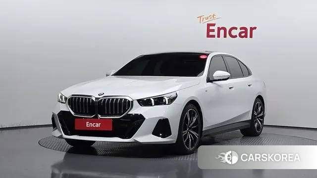 BMW 5 Series (G60) 2025 Белый из Кореи