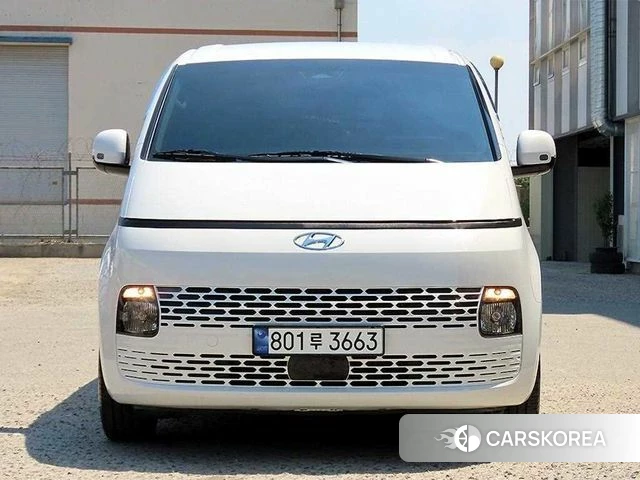 Hyundai Staria 2023 Белый из Кореи