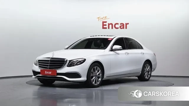 Mercedes-Benz E-Class W213 2018 Белый из Кореи