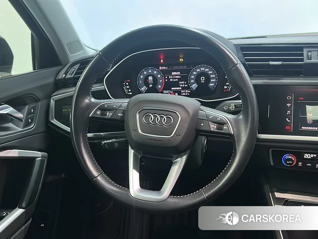 Audi Q3 2022 Белый из Китая