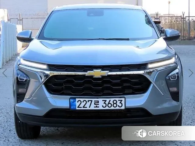 Chevrolet (GM Daewoo) Trax Crossover 2024 Серебристо-серый из Кореи