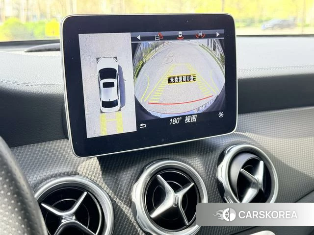 Mercedes-Benz GLA 2019 Красный из Китая