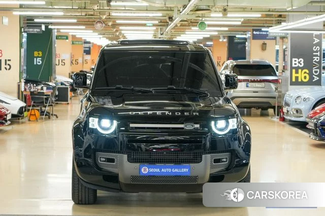 Land Rover Defender (L663) 2024 Черный из Кореи