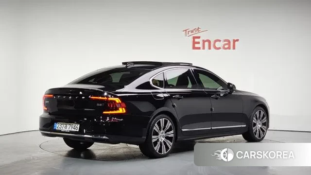 Volvo S90 2024 Черный из Кореи