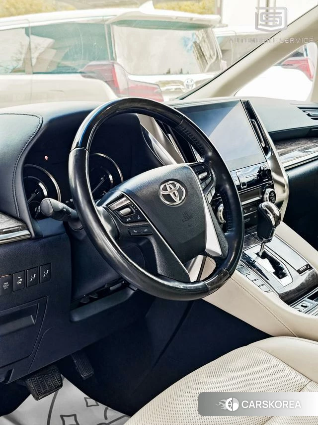 Toyota Elfa 2022 Черный из Китая