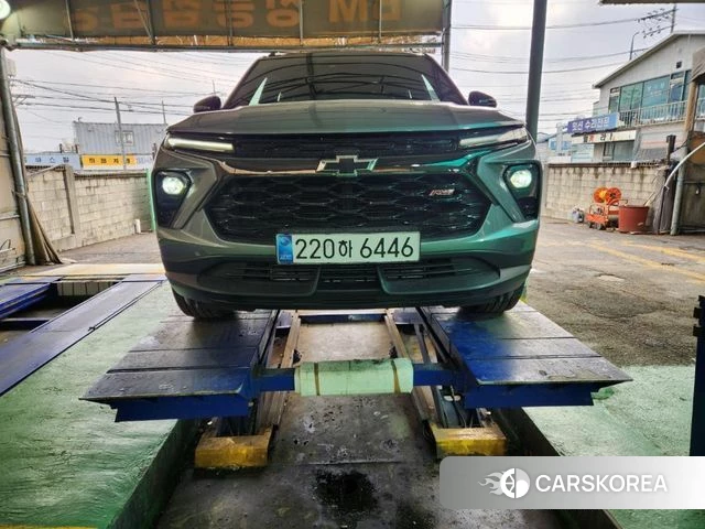 Chevrolet (GM Daewoo) The New Trail Blazer 2024 Серебристо-серый из Кореи