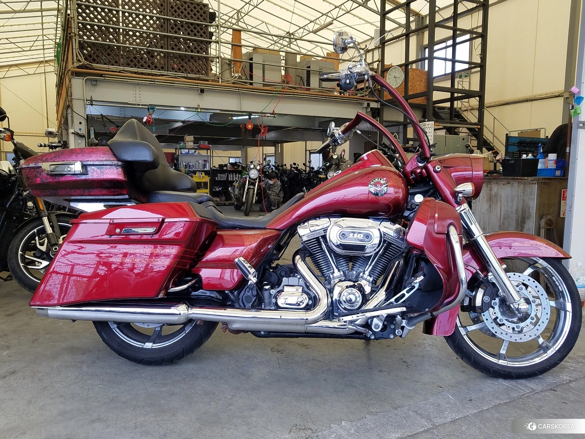 Проданный Harley-Davidson Road King Custom FLHRSE1800CVO 2013 из Японии