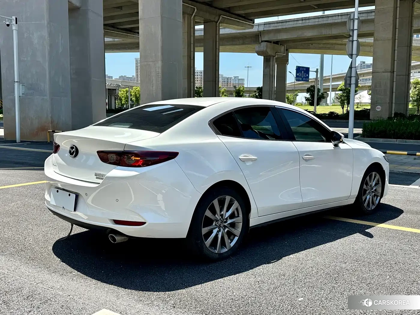 Mazda 3 2023 Белый из Китая, фото 2