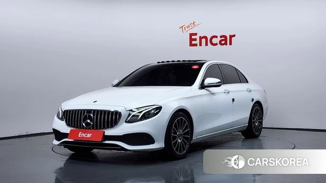Mercedes-Benz E-Class W213 2019 Белый из Кореи