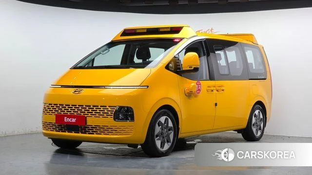 Hyundai Staria 2023 Желтый из Кореи