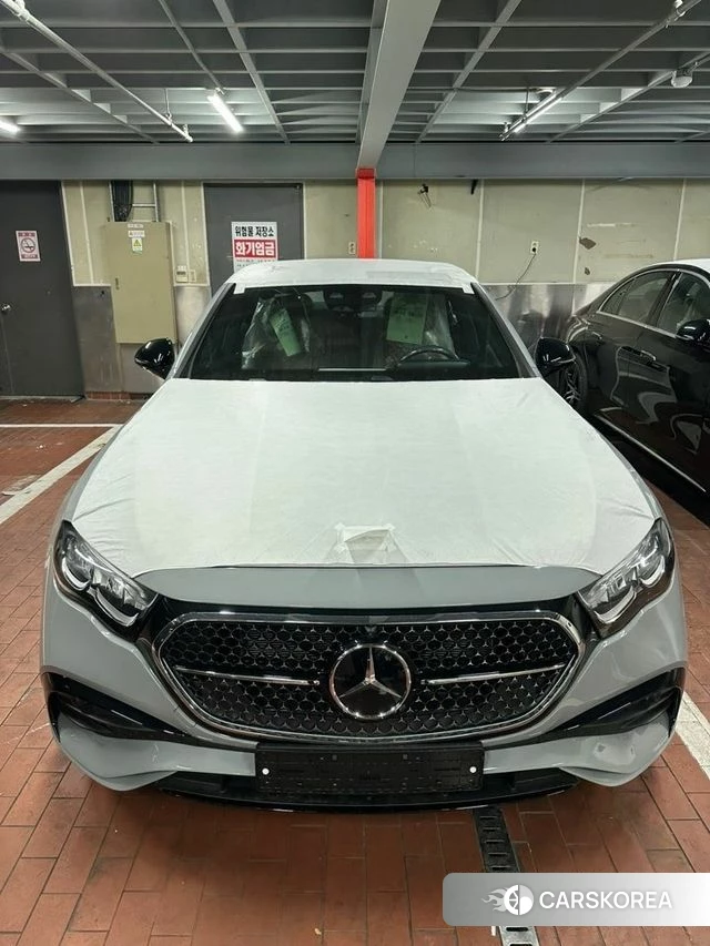 Mercedes-Benz E-Class W214 2026 Цвет галактики из Кореи