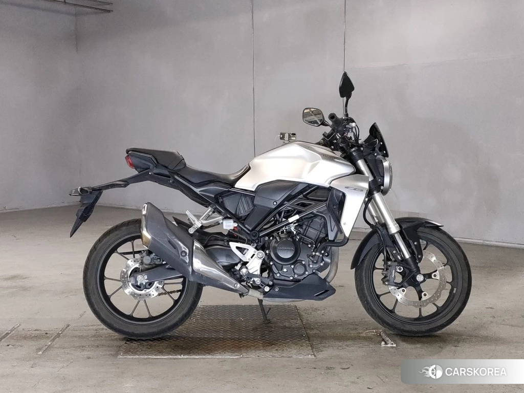 Проданный Honda CB250R 2018 из Японии