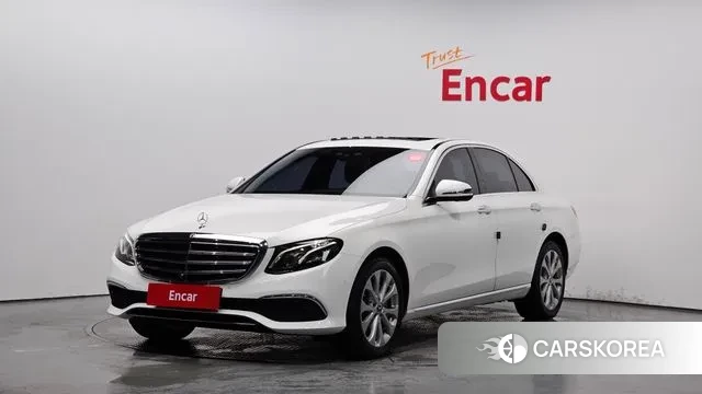 Mercedes-Benz E-Class W213 2018 Белый из Кореи