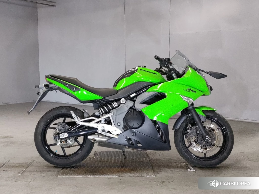 Проданный Kawasaki NINJA 400R 2011 из Японии