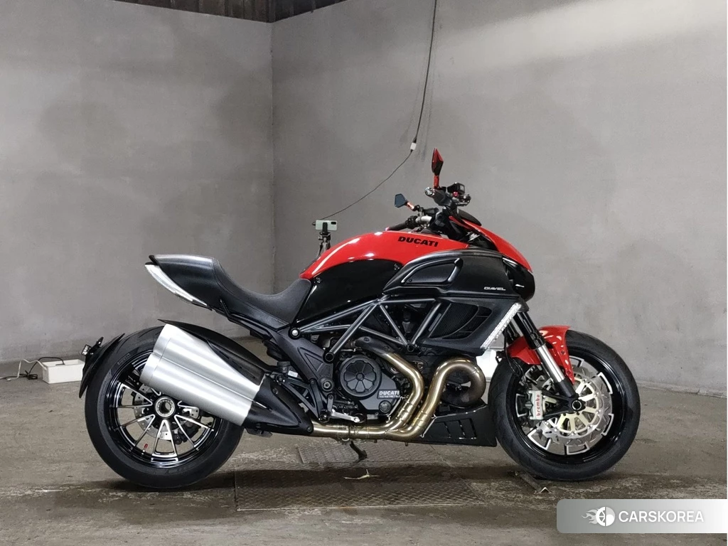 Проданный Ducati DIAVEL 2011 из Японии