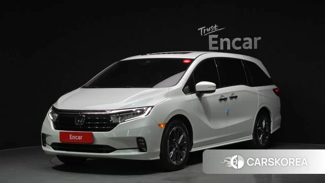 Honda Odyssey 2021 Белый из Кореи