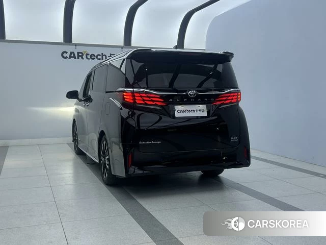 Toyota Elfa 2025 Черный из Китая