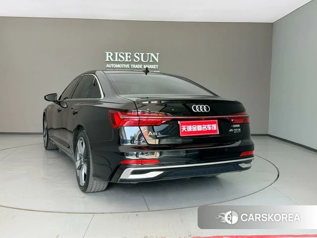 Audi A6L 2022 Черный из Китая