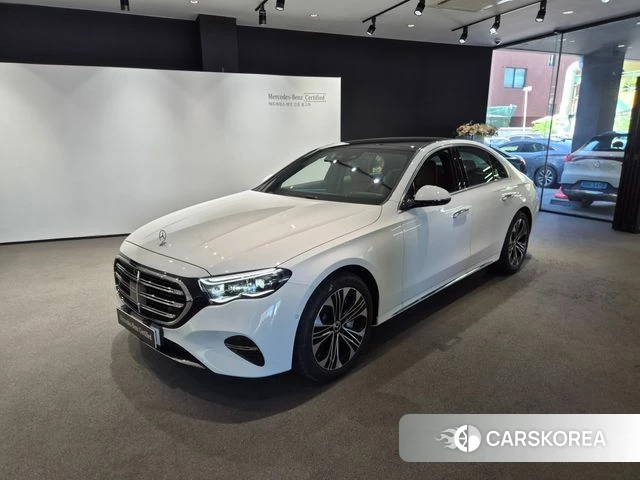 Mercedes-Benz E-Class W214 2026 Белый из Кореи