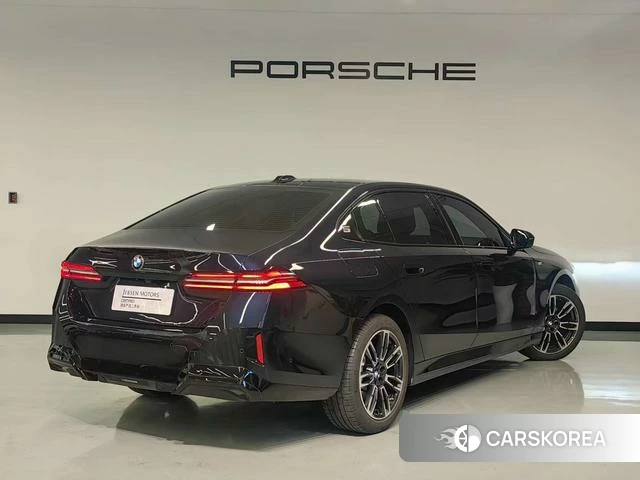BMW 5 series 2025 Черный из Китая
