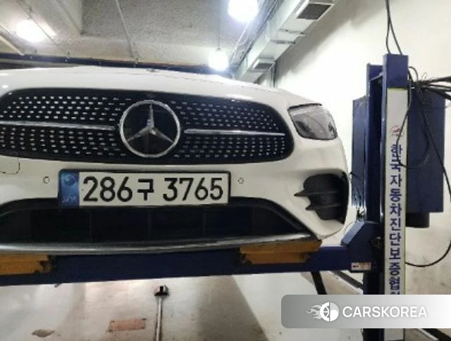 Mercedes-Benz E-Class W213 2022 Белый из Кореи