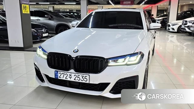 BMW 5 Series (G30) 2023 Белый из Кореи
