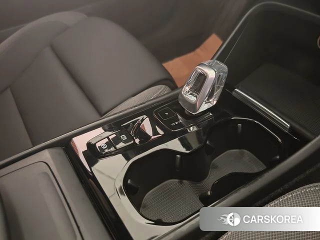 Volvo XC40 2022 Белый из Китая