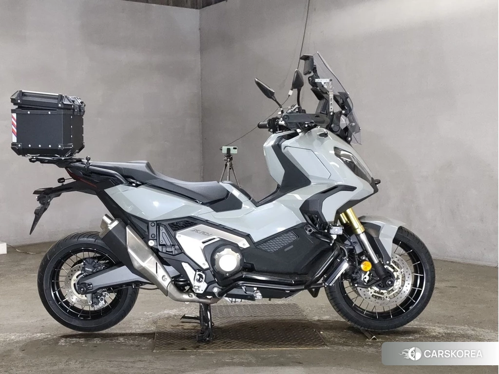 Проданный Honda X-ADV 750 2023 из Японии, фото 2