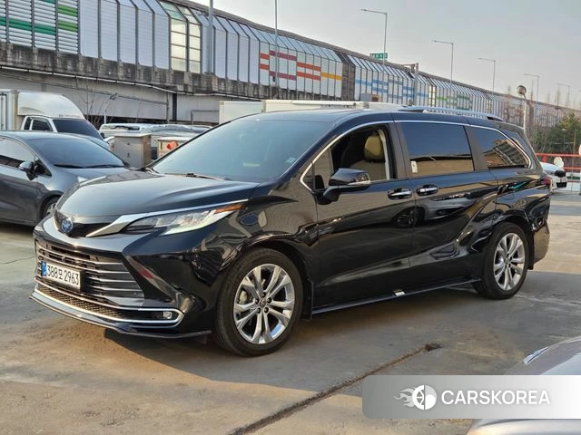 Toyota Sienna 4th Generation 2022 Черный из Кореи