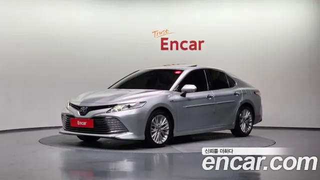 Toyota Camry (XV70) 2018 Серебряный из Кореи