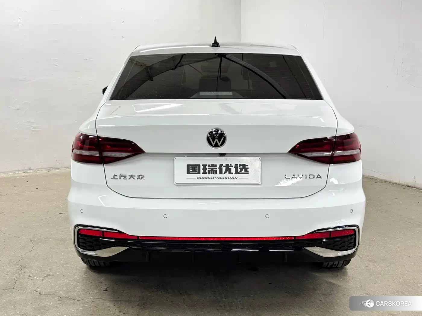 Volkswagen Lavida 2023 Белый из Китая