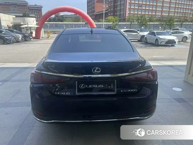 Lexus ES 2024 Синий из Китая