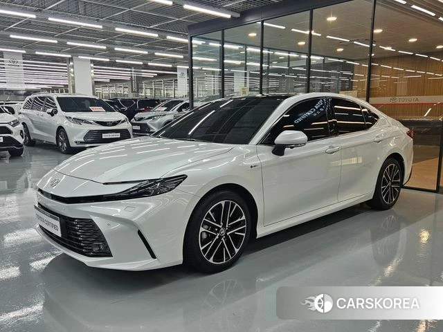 Toyota Camry (XV80) 2025 Белый из Кореи