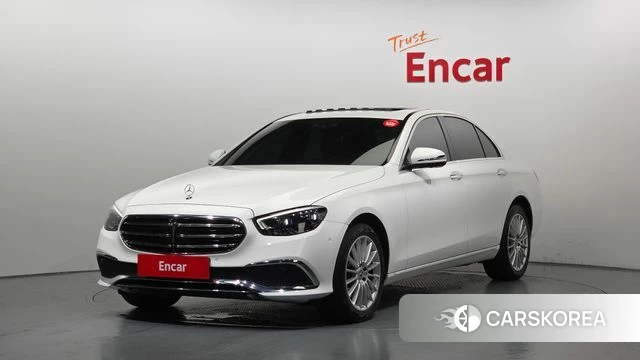 Mercedes-Benz E-Class W213 2021 Белый из Кореи