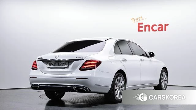 Mercedes-Benz E-Class W213 2018 Белый из Кореи