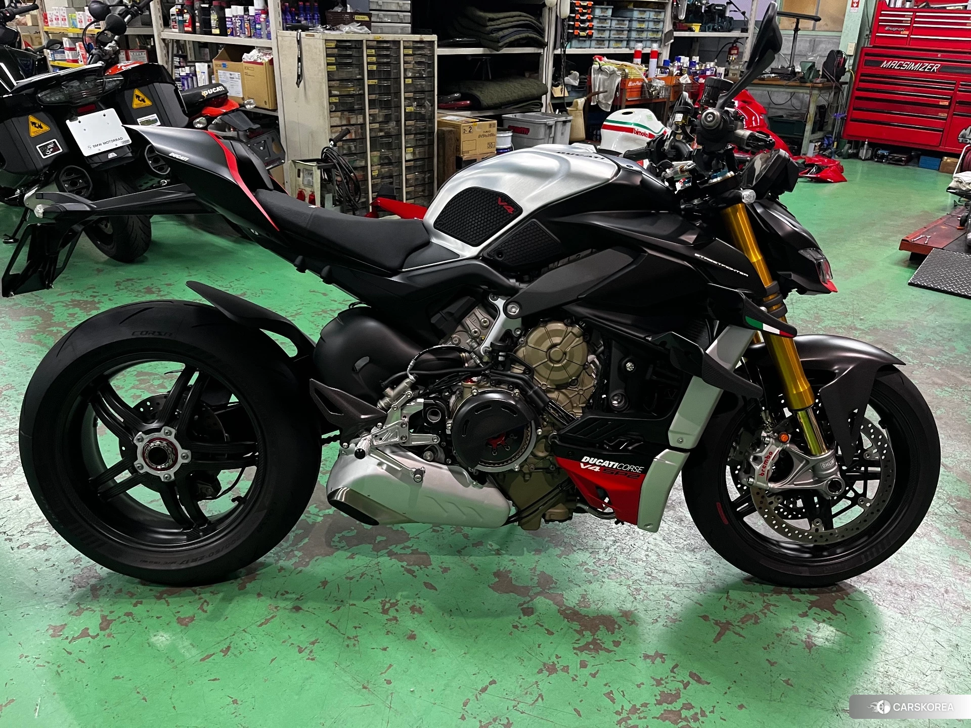 Проданный Ducati STREETFIGHTER V4 SP2 2023 из Японии, фото 2