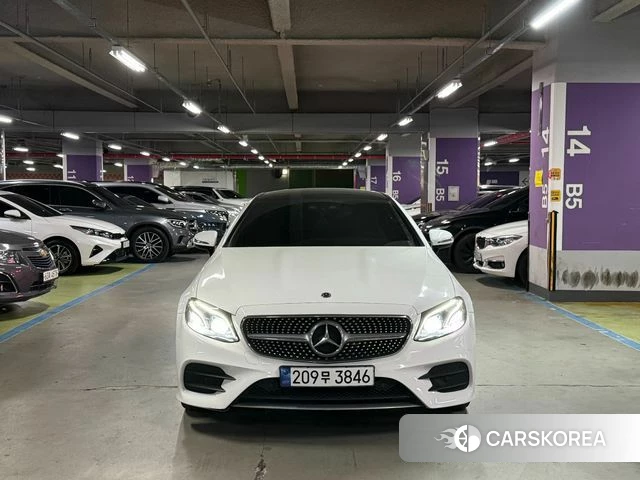 Mercedes-Benz E-Class W213 2019 Белый из Кореи